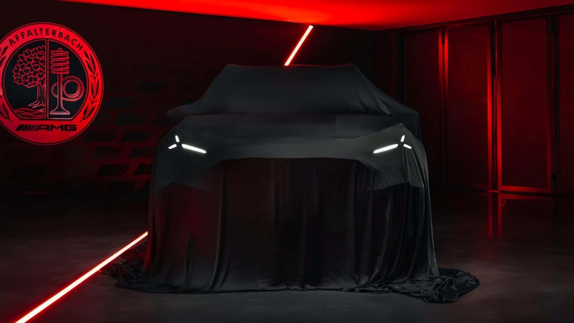 Mercedes-AMG hé lộ hình ảnh đầu tiên của mẫu SUV điện hiệu suất cao hoàn toàn mới