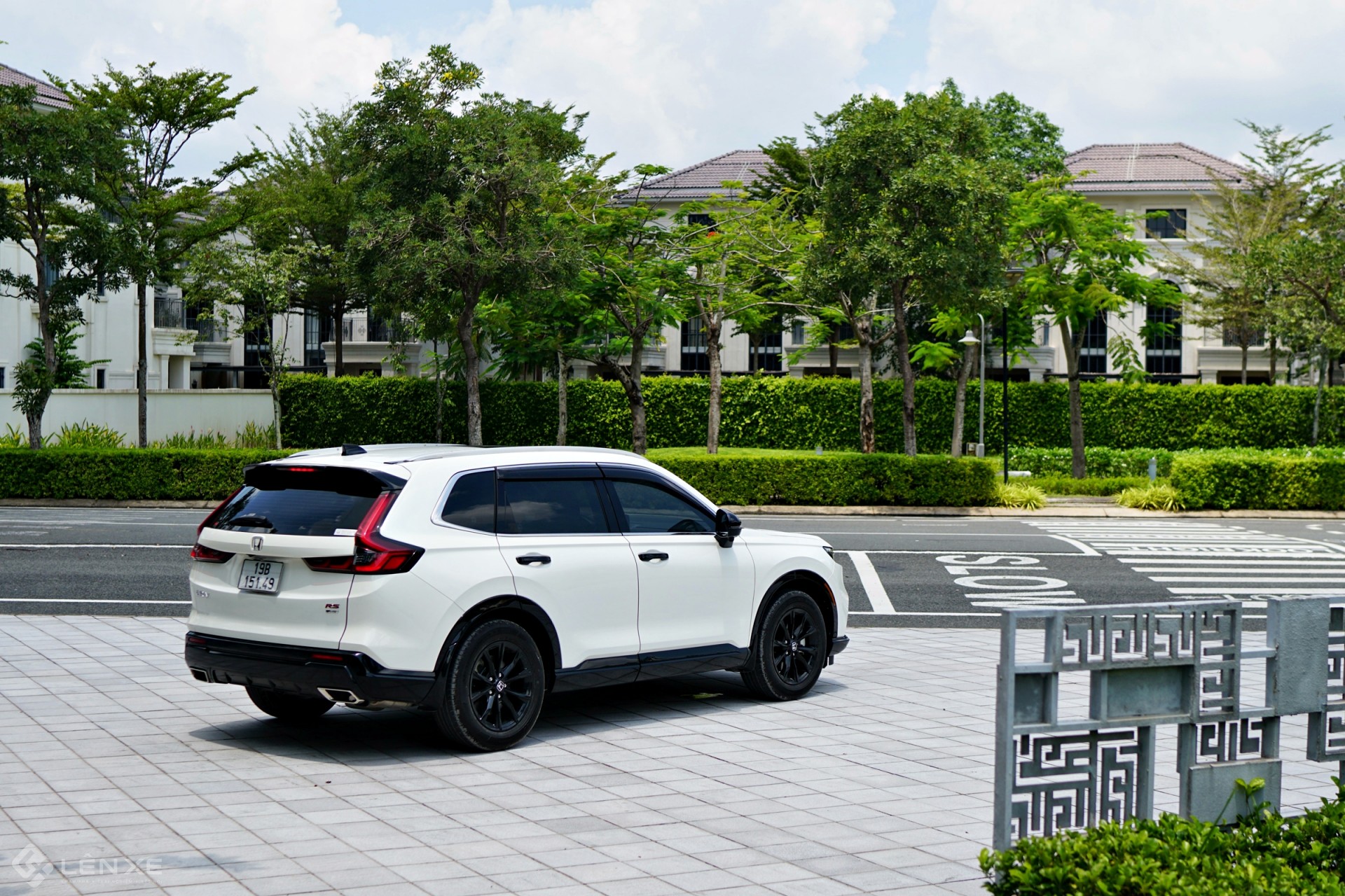 Cầm lái Honda CR V e:HEV 2026: Tiết kiệm, lái hay nhưng chưa toàn diện