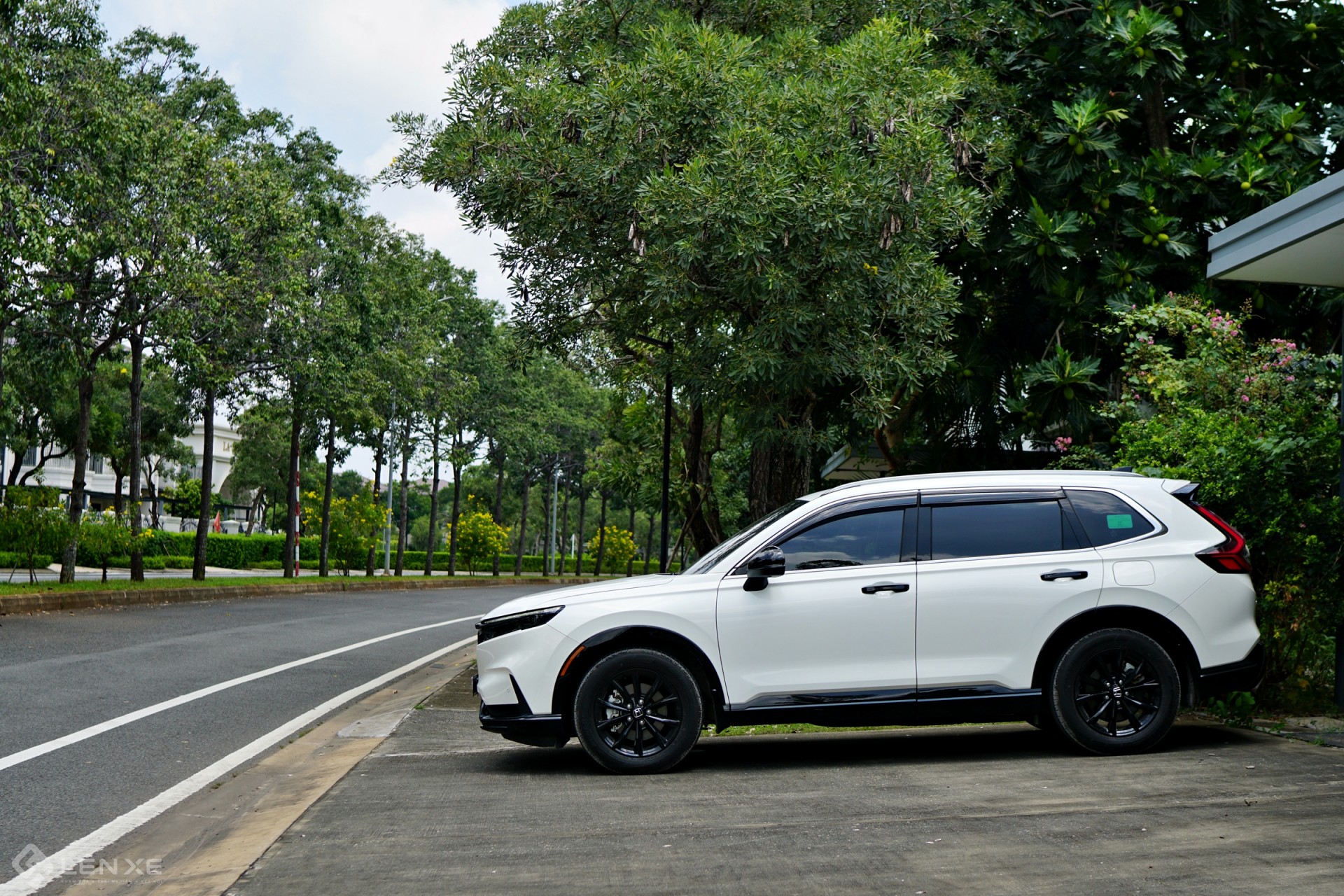 Cầm lái Honda CR V e:HEV 2026: Tiết kiệm, lái hay nhưng chưa toàn diện