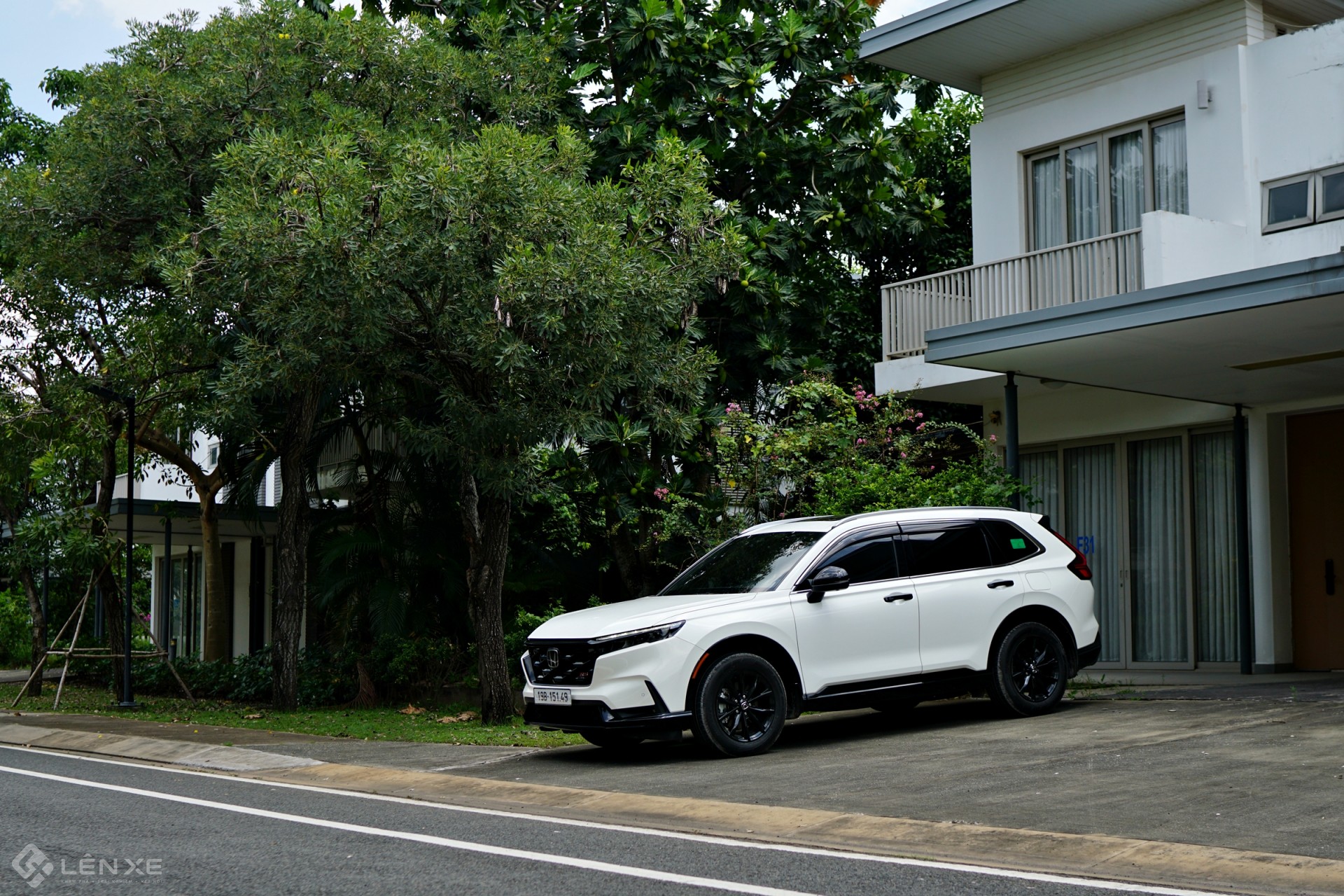 Cầm lái Honda CR V e:HEV 2026: Tiết kiệm, lái hay nhưng chưa toàn diện