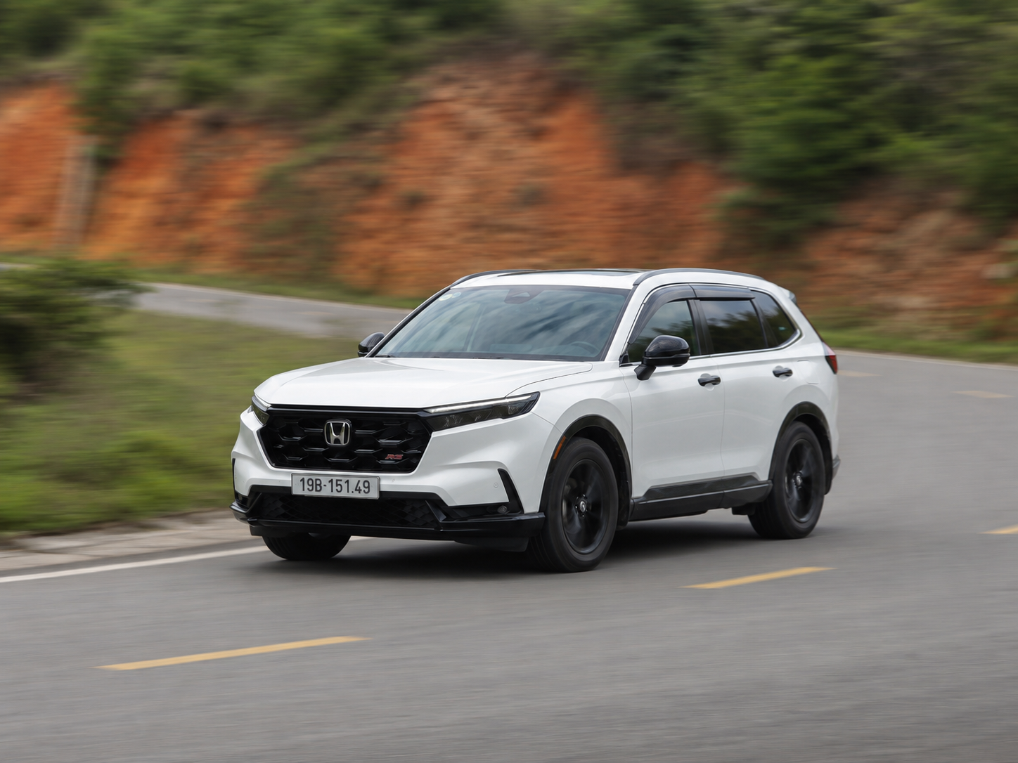 Cầm lái Honda CR V e:HEV 2026: Tiết kiệm, lái hay nhưng chưa toàn diện