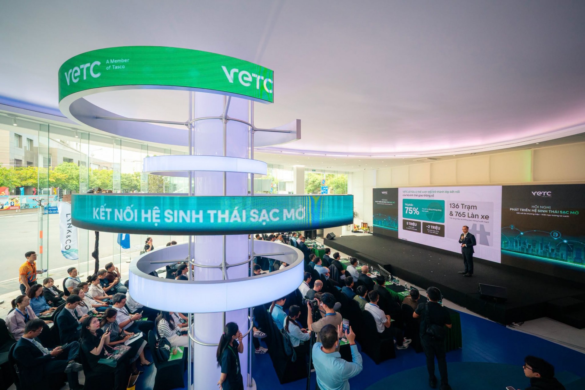 Nền tảng VETC Trạm sạc đã có 350 trụ đến từ 7 đơn vị Nền tảng VETC Trạm sạc đã có 350 trụ đến từ 7 đơn vị