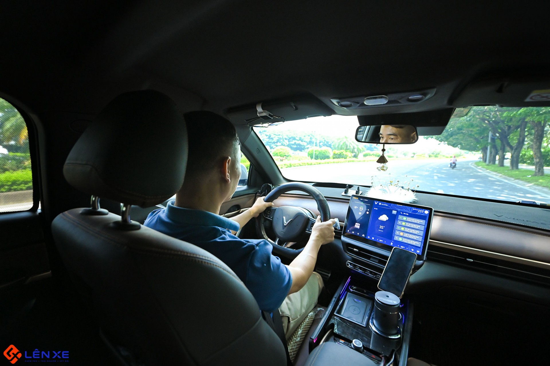 Sau 11.000 km với VinFast VF 6, chủ xe 42 tuổi không muốn quay lại xe xăng Sau 11.000 km với VinFast VF 6, chủ xe 42 tuổi không muốn quay lại xe xăng