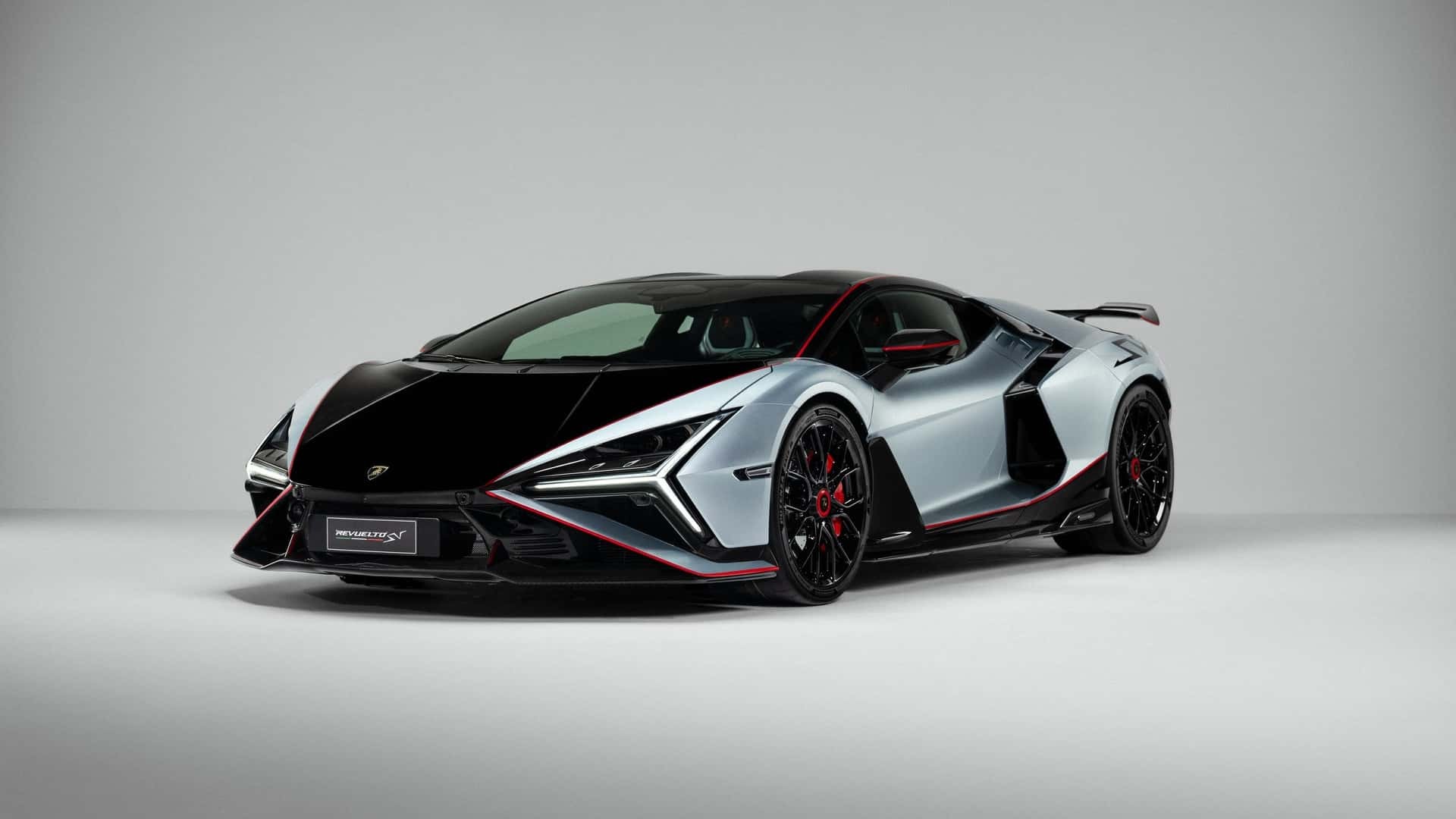 Lamborghini Revuelto SV ra mắt với công suất 1.050 mã lực, 0-100 km/h trong 2,4 giây Phía trước của Lamborghini Revuelto SV