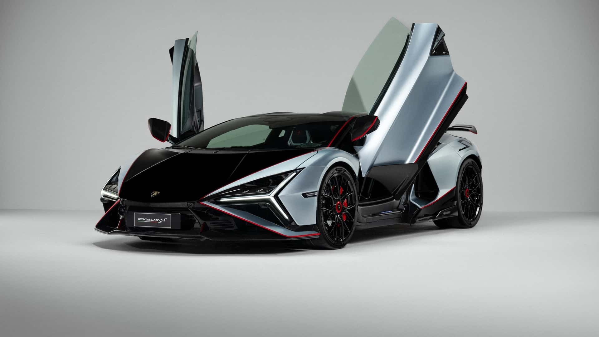 Lamborghini Revuelto SV ra mắt với công suất 1.050 mã lực, 0-100 km/h trong 2,4 giây Lamborghini Revuelto SV khi mở cửa