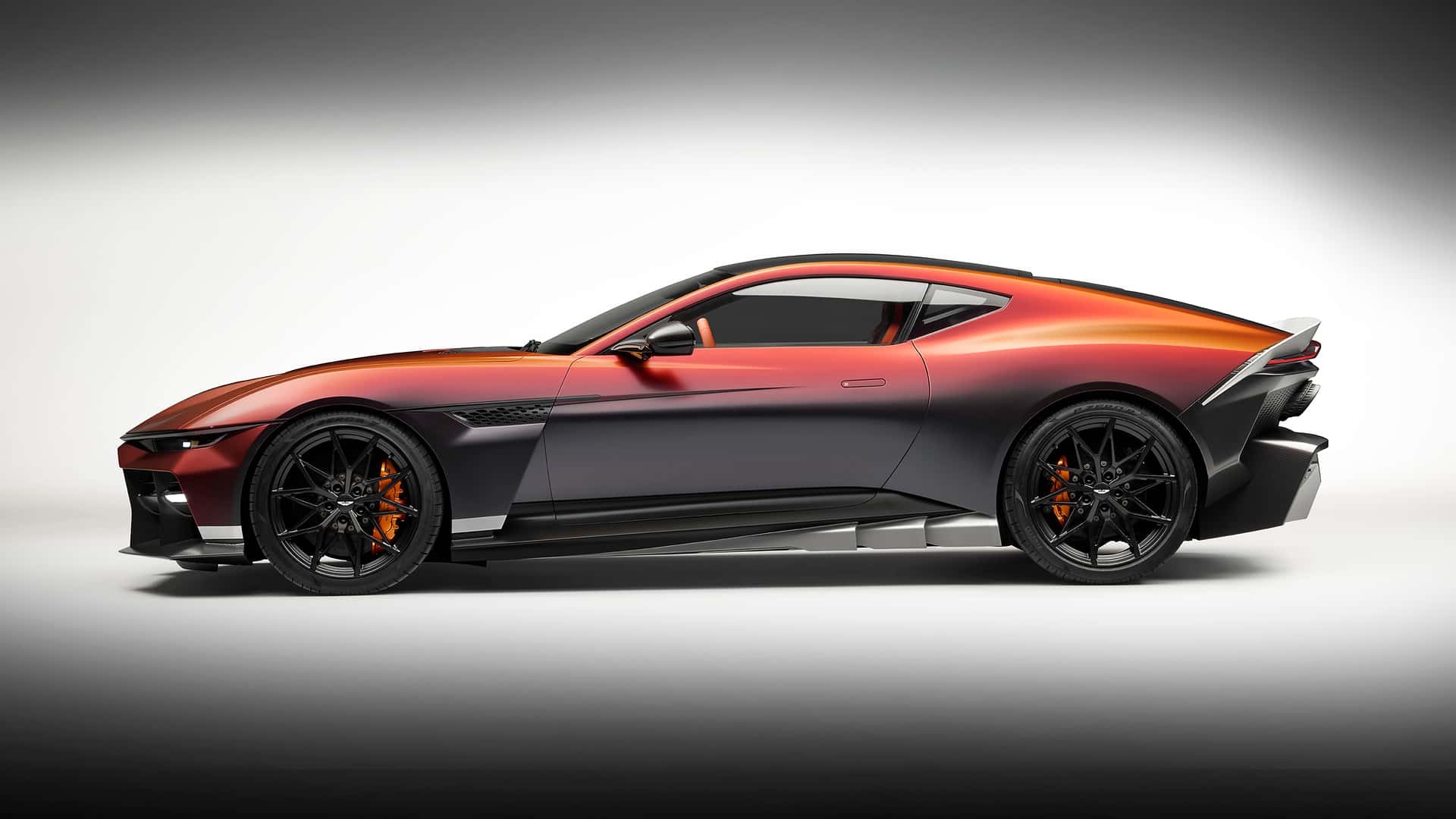 Phía bên của Aston Martin Valen