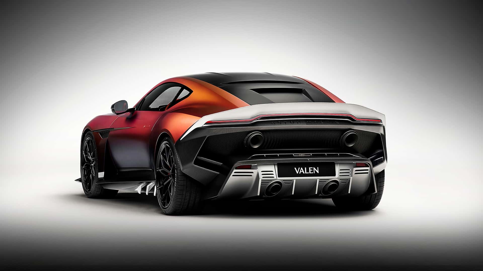 Phía sau của Aston Martin Valen