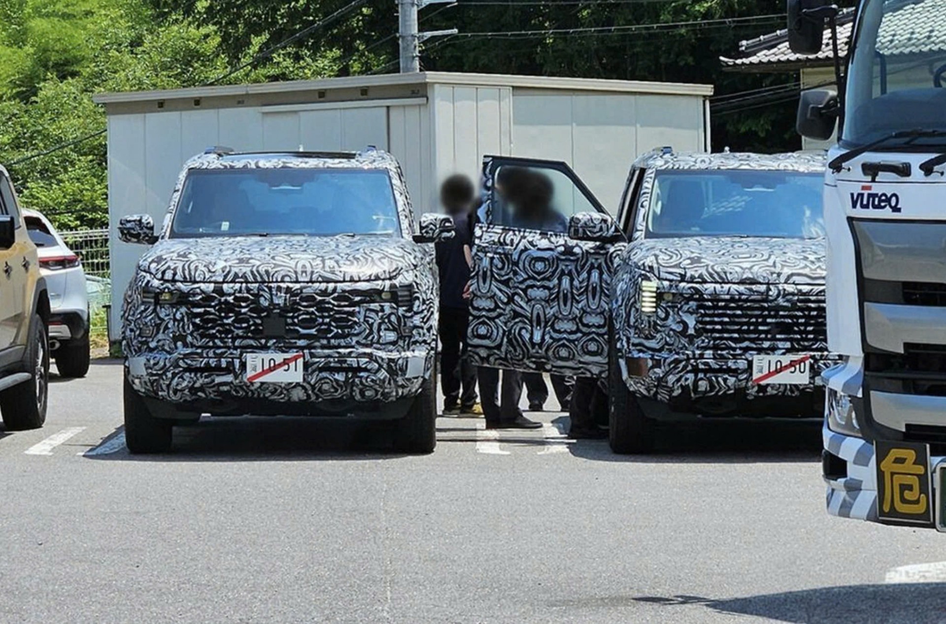 Mitsubishi Pajero thế hệ mới lộ diện với 2 thiết kế mặt ca-lăng
