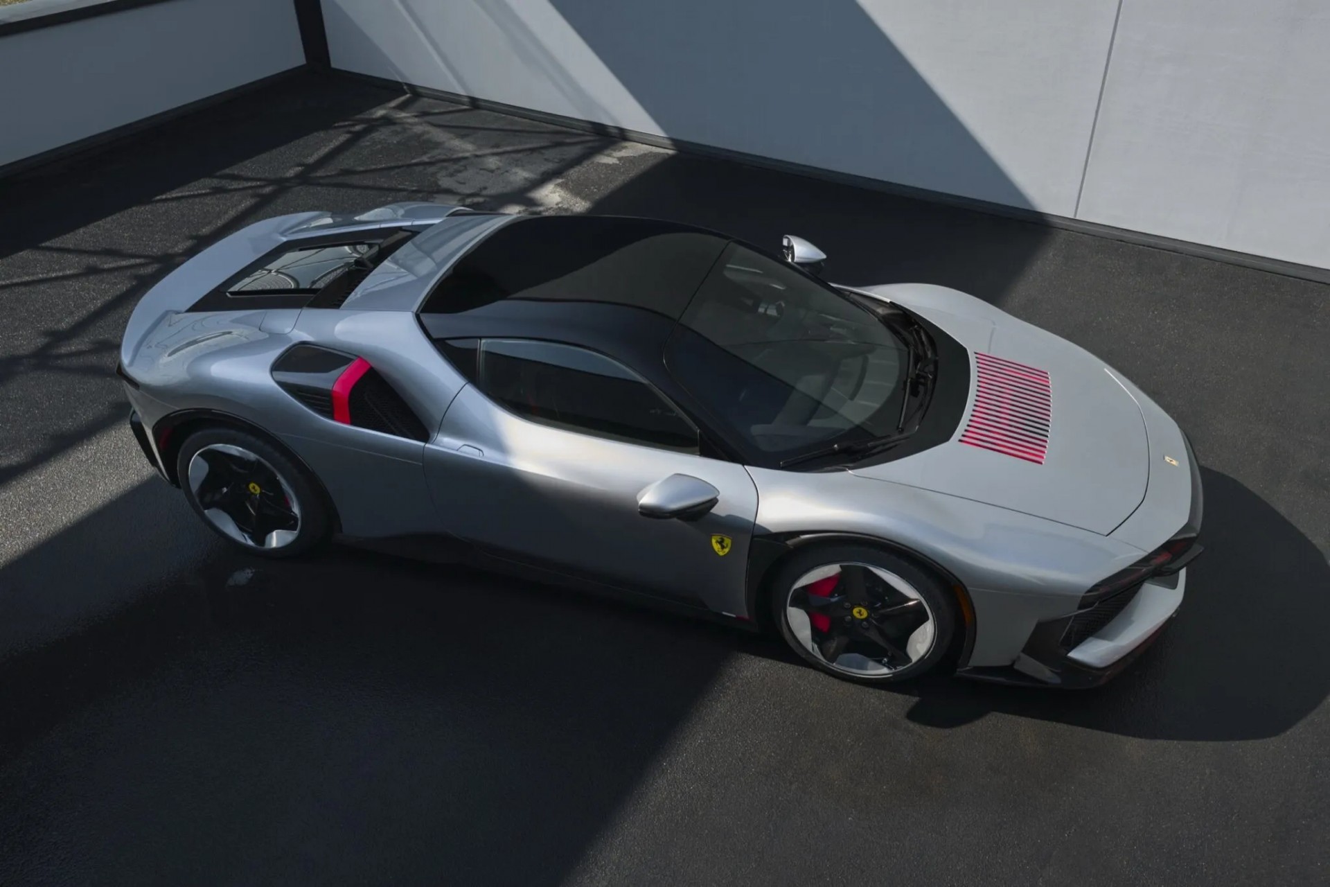 Diện kiến Ferrari CZ26, siêu xe độc bản mới nhất của thương hiệu Ý