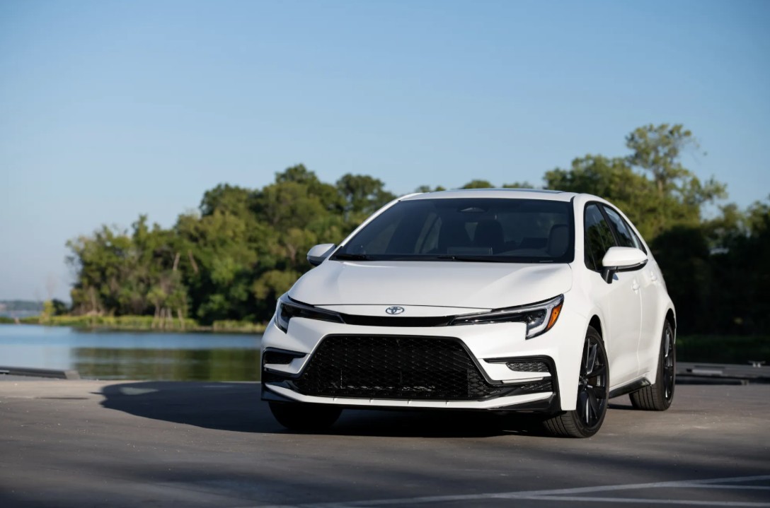 Bản đặc biệt của Toyota Corolla 2027, giới hạn 2.500 xe nhìn như thế nào?