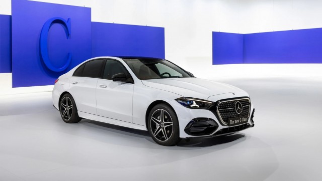 Mercedes-Benz C Class 2027 ra mắt, bản PHEV chạy điện 100 km