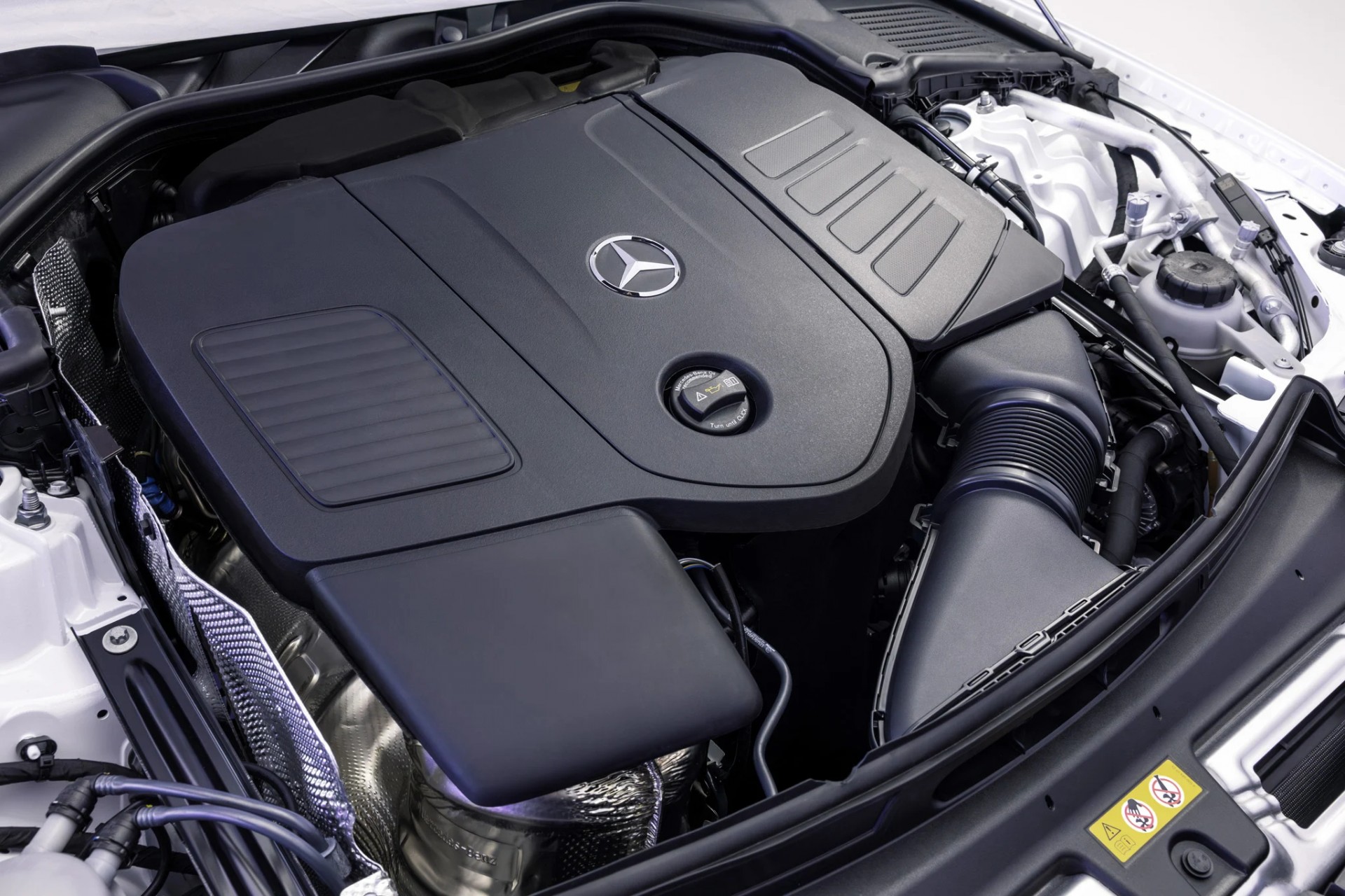 Mercedes-Benz C Class 2027 ra mắt, bản PHEV chạy điện 100 km Mercedes-Benz C Class 2027 ra mắt, bản PHEV chạy điện 100 km