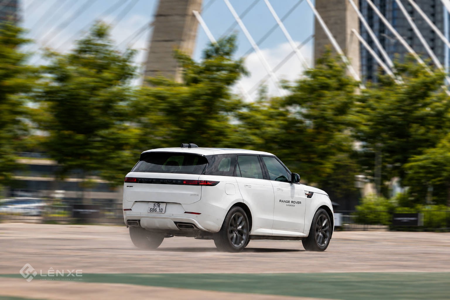 Tôi cầm lái Range Rover Sport PHEV hơn 7 tỷ đồng Tôi cầm lái Range Rover Sport PHEV hơn 7 tỷ đồng