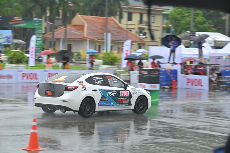 Giải đua Ô tô Gymkhana Vô địch Quốc gia PVOIL Cup 2026 tìm ra hai nhà vô địch mới Giải đua Ô tô Gymkhana Vô địch Quốc gia PVOIL Cup 2026 tìm ra hai nhà vô địch mới