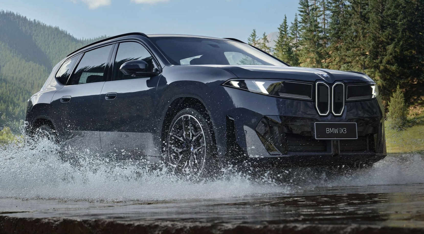 BMW iX3 L ra mắt, phạm vi 919 km và giá từ hơn 1 tỷ đồng