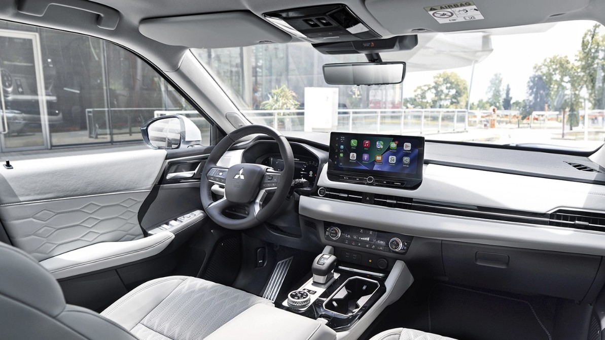 Mitsubishi Outlander PHEV thế hệ mới mở bán Đông Nam Á, chạy điện 100 km
