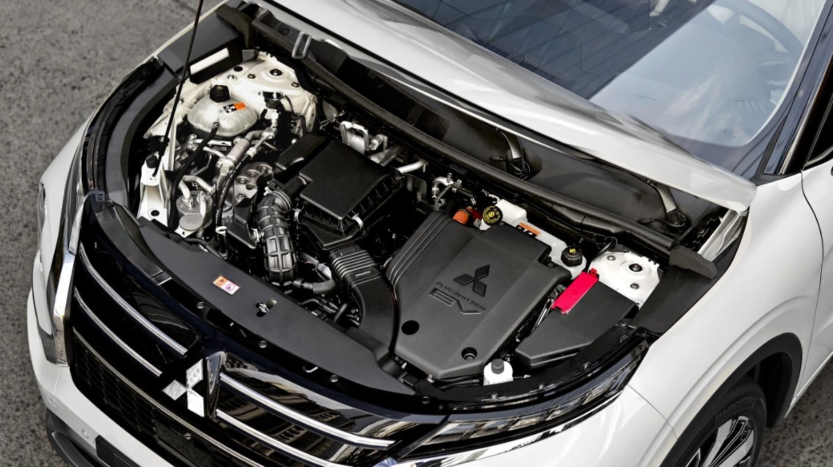 Mitsubishi Outlander PHEV thế hệ mới mở bán Đông Nam Á, chạy điện 100 km