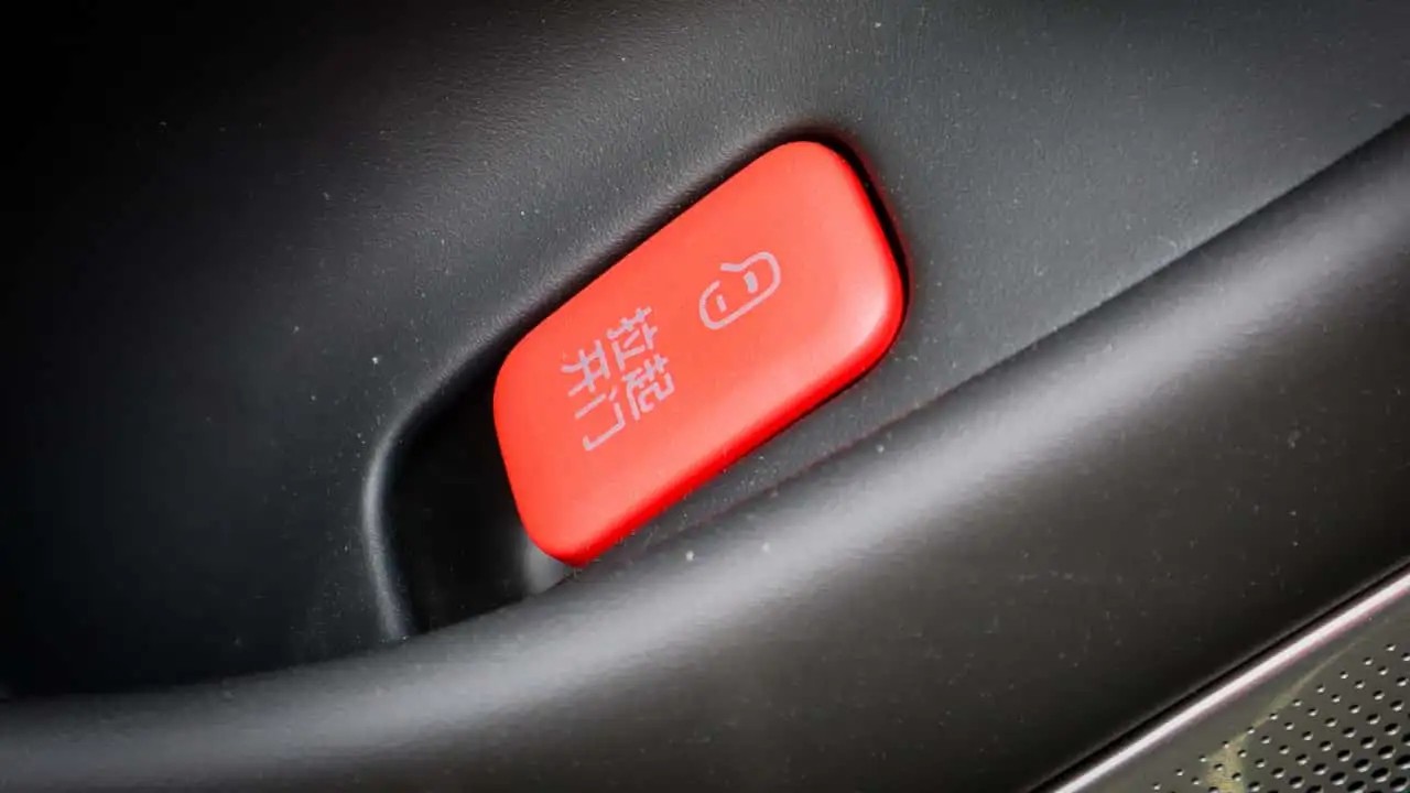 Trung Quốc triệu hồi hàng triệu xe điện vì tay nắm cửa cơ khí khó nhận diện