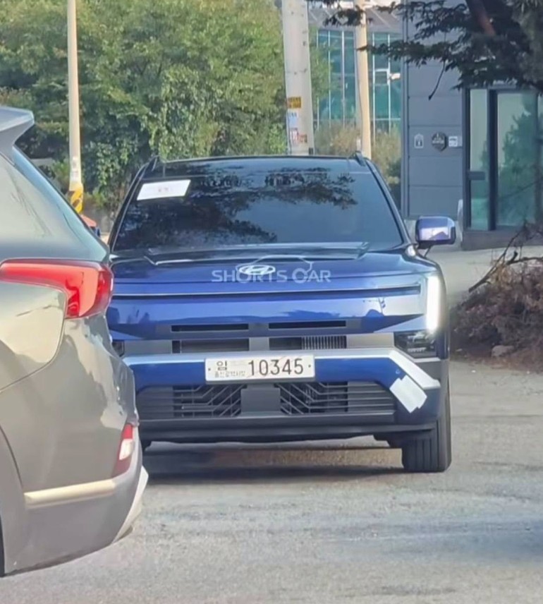 Ảnh thực tế Hyundai Tucson 2027 màu xanh trên đường phố thu hút sự chú ý Ảnh thực tế Hyundai Tucson 2027 màu xanh trên đường phố thu hút sự chú ý