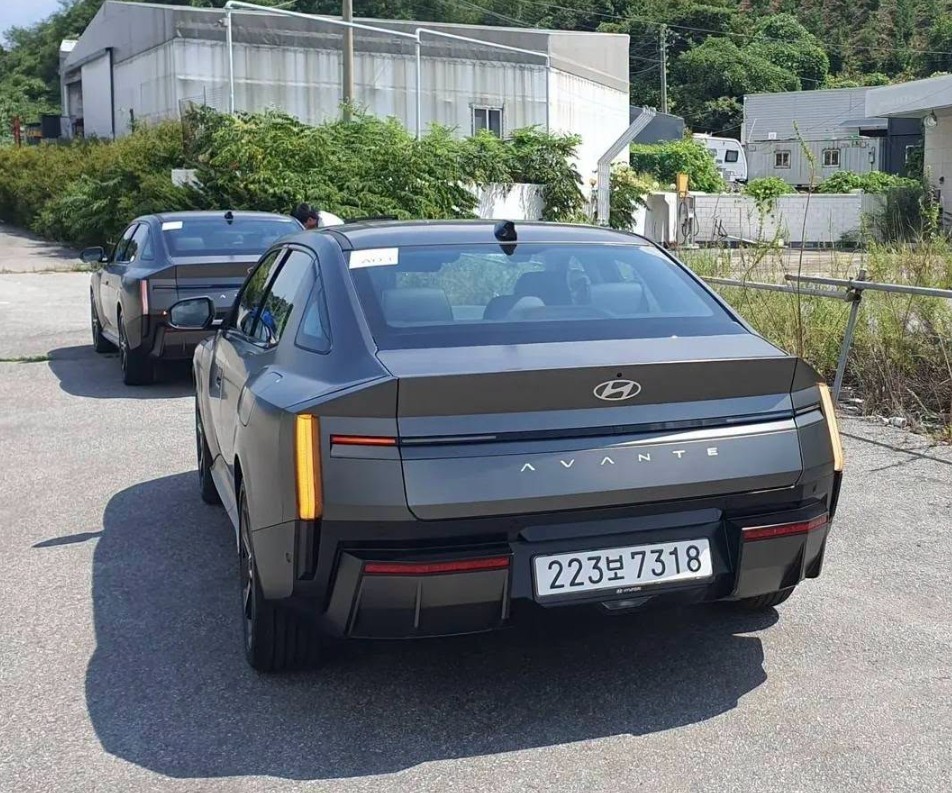 Ảnh thực tế Hyundai Elantra 2027 Ảnh chi tiết thực tế Hyundai Elantra 2027 thu hút sự chú ý