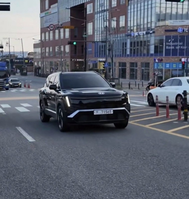 Hyundai Tucson thế hệ mới bản màu đen lộ diện trên đường phố Hyundai Tucson thế hệ mới bản màu đen lộ diện trên đường phố
