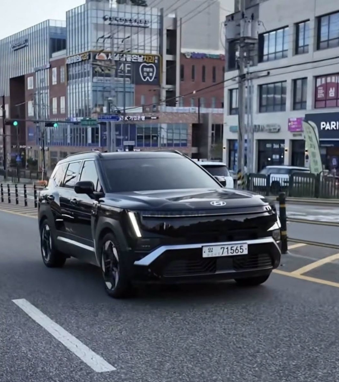 Hyundai Tucson thế hệ mới bản màu đen lộ diện trên đường phố Hyundai Tucson thế hệ mới bản màu đen lộ diện trên đường phố