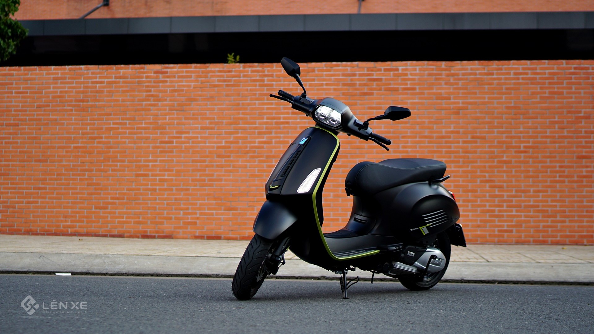 Vespa Sprint Tech 180 mới có gì đáng chú ý ngoài động cơ 174 cc?