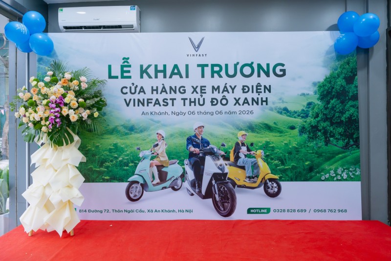 Năm học mới, vì sao ngày càng nhiều phụ huynh chọn xe máy điện cho con?