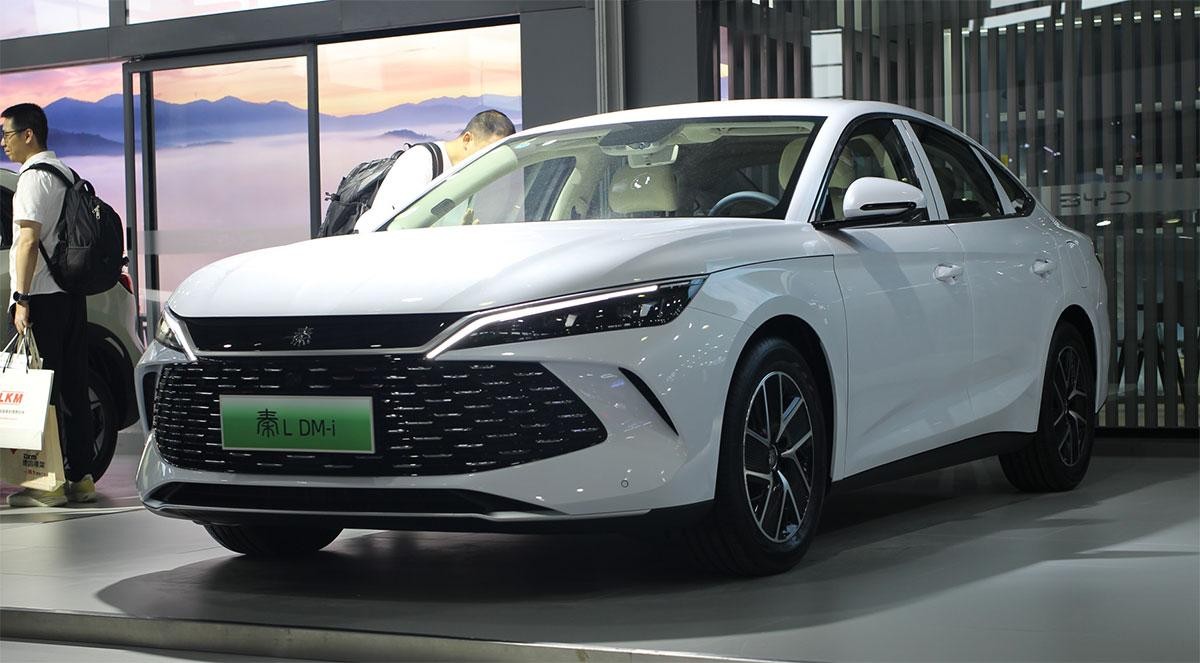 Trung Quốc lo ngại sản xuất xe quá nhanh, quá rẻ sẽ ảnh hưởng chất lượng