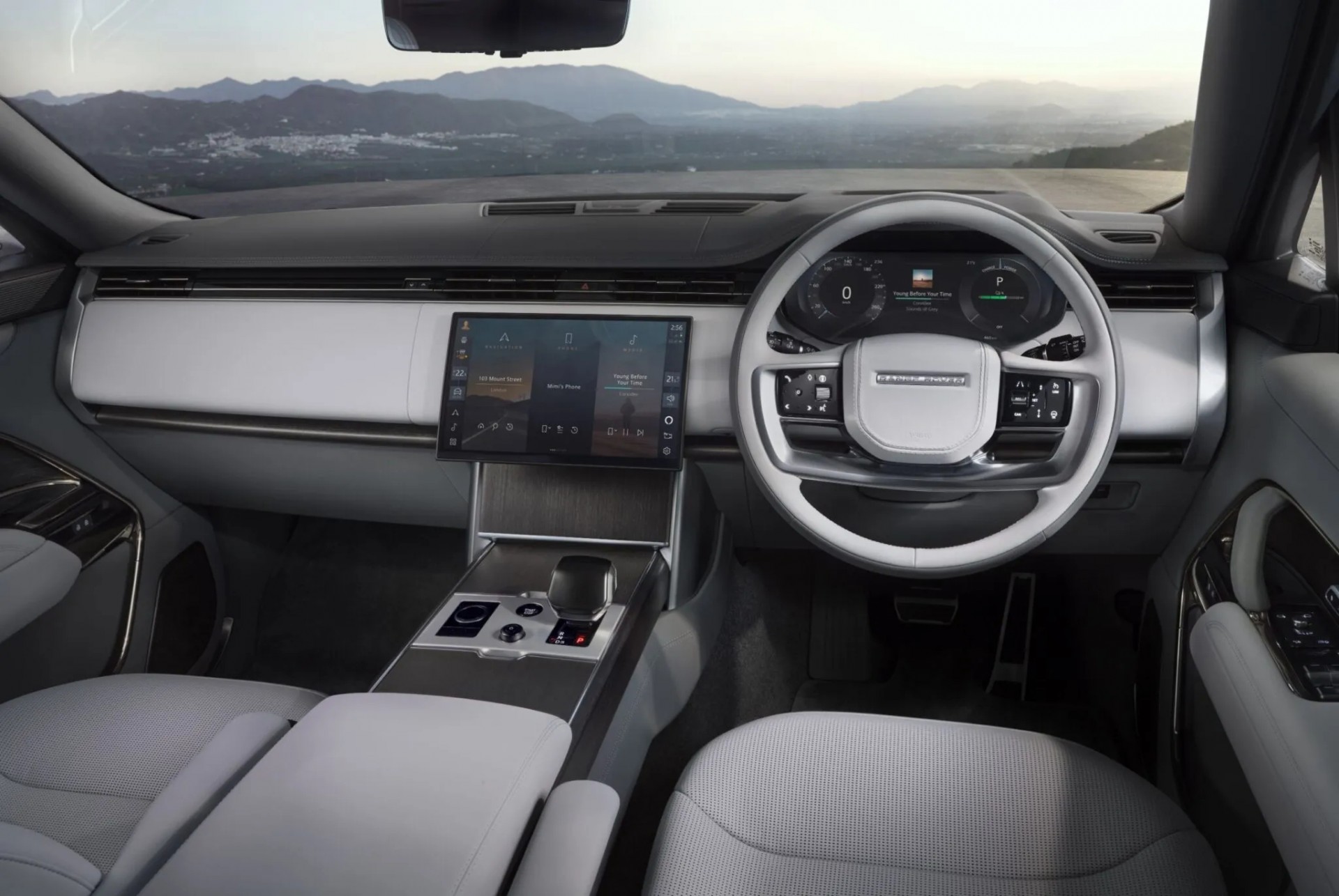 Range Rover Electric chính thức ra mắt, mạnh hơn và sang hơn bản V8
