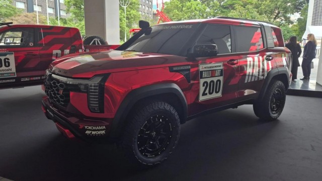 Trưng bày mẫu concept ấn tượng, nhưng Mitsubishi chưa có kế hoạch cho Pajero Ralliart