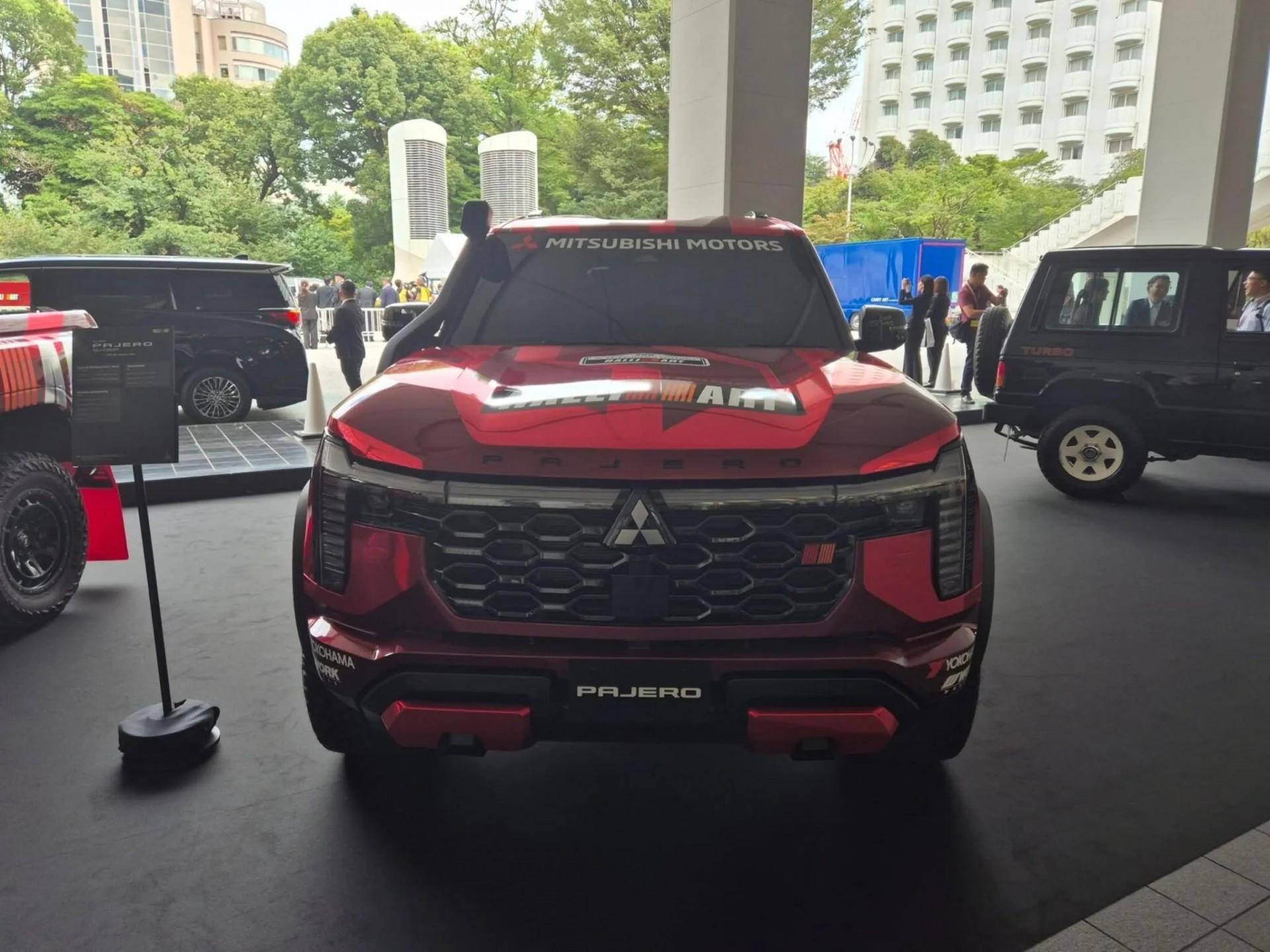 Trưng bày mẫu concept ấn tượng, nhưng Mitsubishi chưa có kế hoạch cho Pajero Ralliart