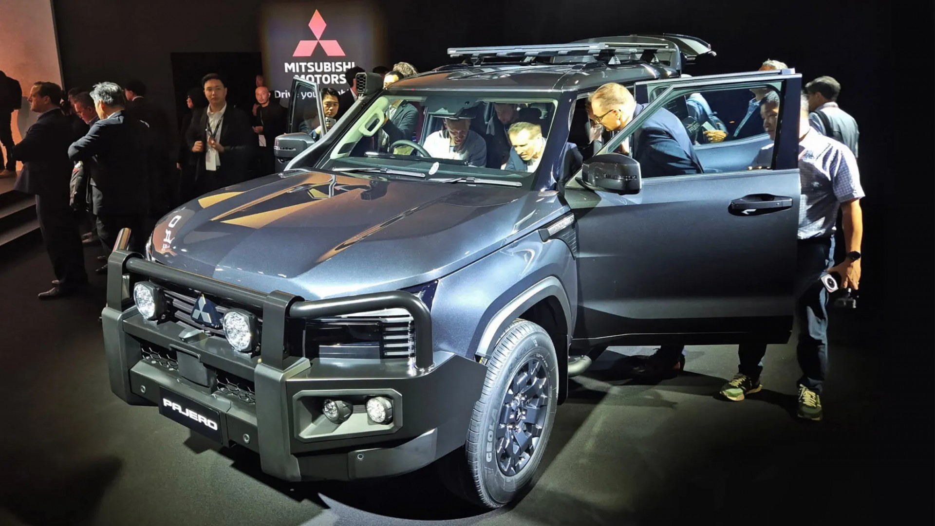 Mitsubishi Pajero thế hệ mới sẽ có thể trang bị nhiều phụ kiện để tăng cường khả năng off-road hơn nữa