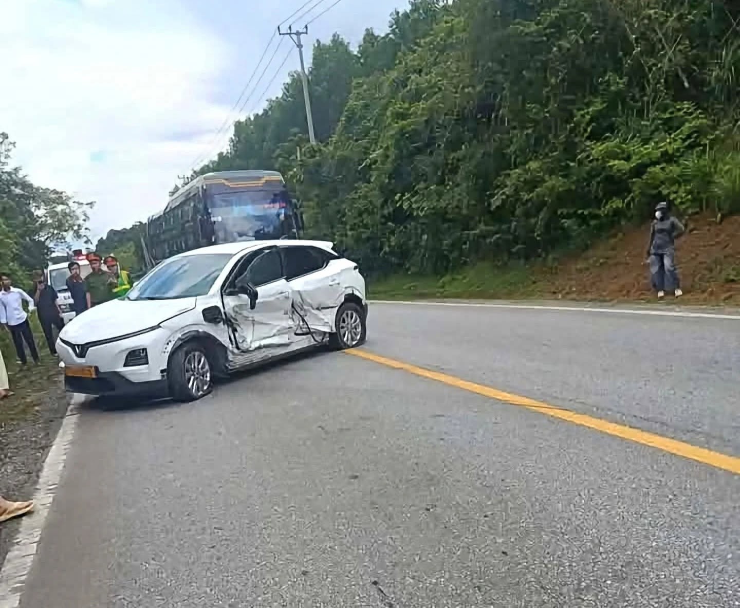 Vợ tử vong tại nhà với nhiều vết thương, người chồng gặp TNGT cách 15km Vợ tử vong tại nhà với nhiều vết thương, người chồng gặp TNGT cách 15km