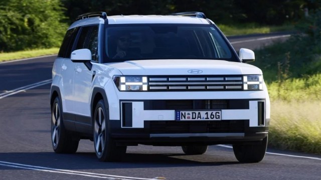 Hyundai Santa Fe 2027 được xác nhận có thêm bản EREV, chạy gần 1.000 km