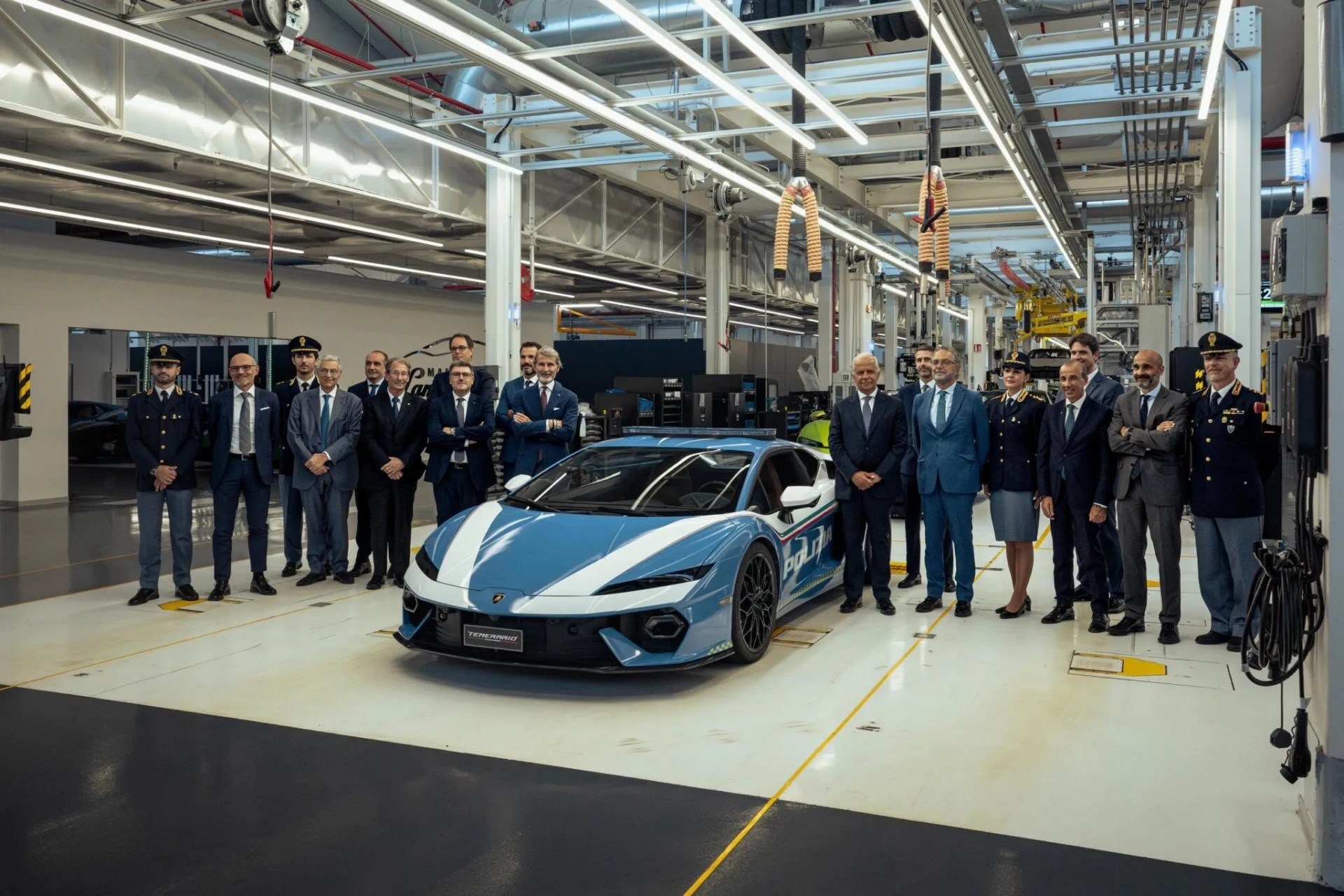 Đây là Lamborghini Temerario Polizia: Siêu xe cảnh sát Ý chuyên vận chuyển nội tạng khẩn cấp