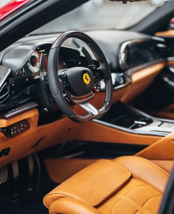 Ferrari Purosangue giá khoảng 40 tỷ đồng lần đầu lăn bánh trên phố Việt Ferrari Purosangue giá khoảng 40 tỷ đồng lần đầu lăn bánh trên phố Việt