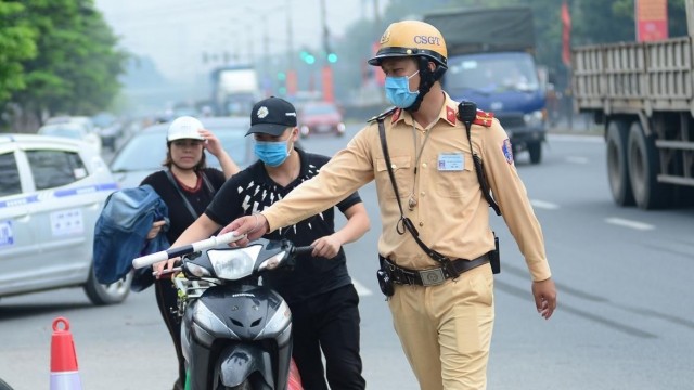 Không chạy quá tốc độ nhưng vẫn bị CSGT xử phạt: Vì sao?