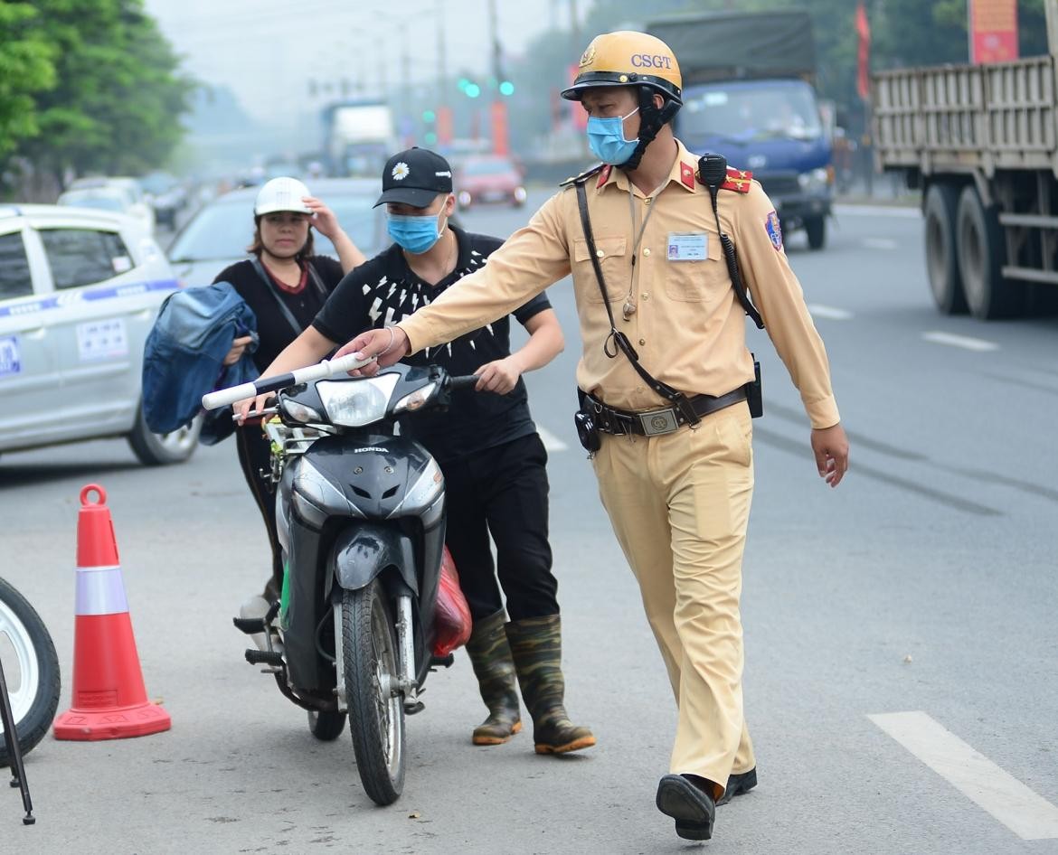 Chạy xe đúng tốc độ trên đường chưa phải tất cả để tránh không phạm lỗi giao thông (Hình ảnh mang tính minh họa)