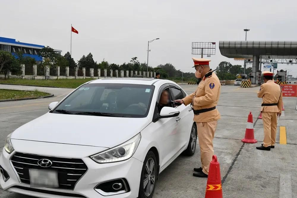 Không chạy quá tốc độ nhưng vẫn bị CSGT xử phạt: Vì sao?
