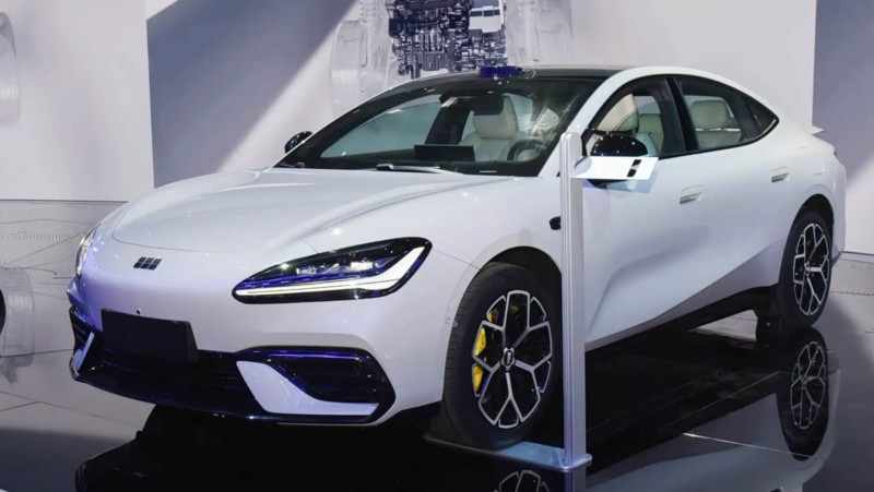 Sedan điện hiệu suất cao Geely Galaxy TT chính thức ra mắt với Phía trước của Geely Galaxy TT