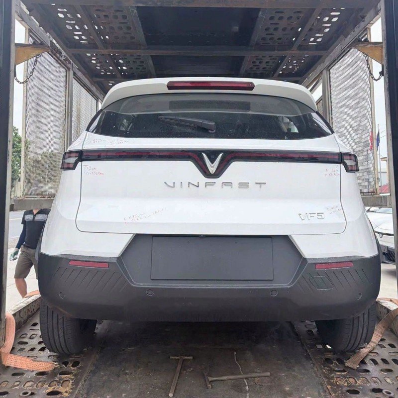 Thêm ảnh thực tế chi tiết nội, ngoại thất VinFast VF 5 facelift