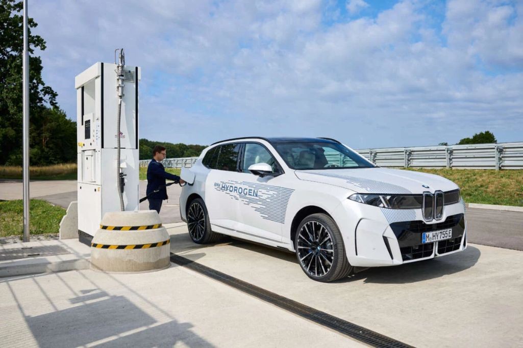 BMW iX5 Hydrogen chốt lịch sản xuất năm 2028, nạp nhiên liệu trong 5 Phút BMW iX5 Hydrogen chốt lịch sản xuất năm 2028, nạp nhiên liệu trong 5 Phút