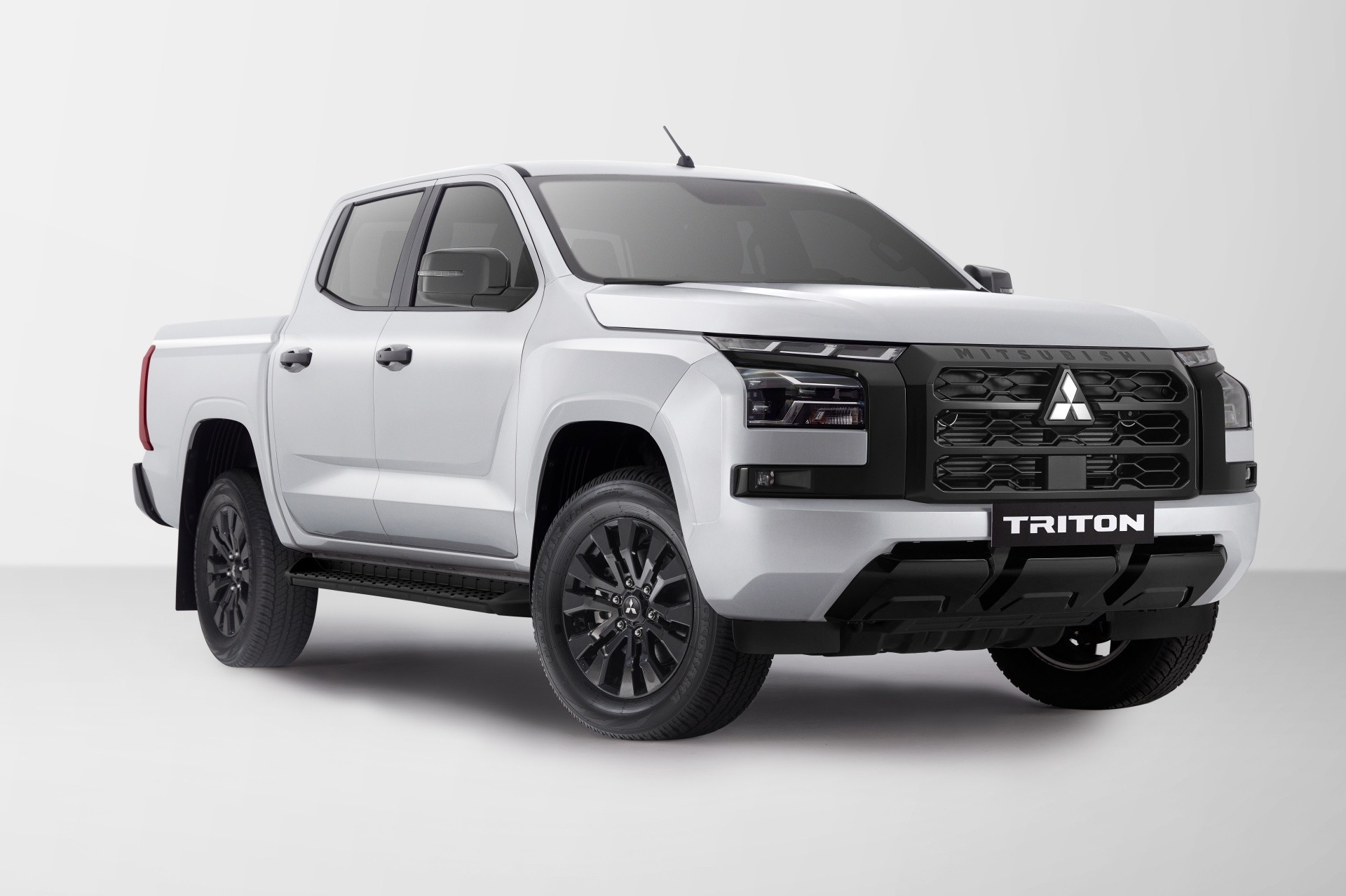Mitsubishi Triton Premium giá 782 triệu đồng, thêm hệ dẫn động Super Select 4WD II Mitsubishi Triton Premium giá 782 triệu đồng, thêm hệ dẫn động Super Select 4WD II