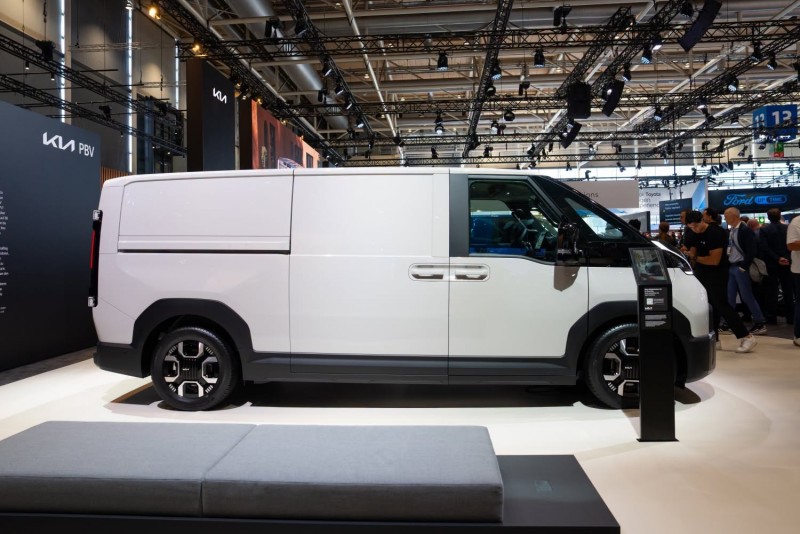 Ảnh thực tế xe van điện Kia PV7 vừa ra mắt