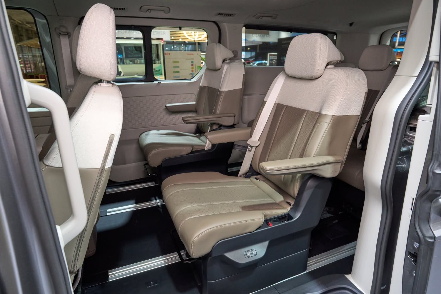 Ảnh thực tế xe van điện Kia PV7 vừa ra mắt