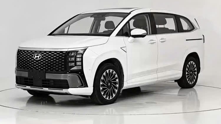 Hyundai Custin 2027 lộ diện