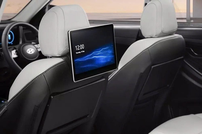 Hyundai Creta có thêm phiên bản Lounge Edition mới với màn hình giải trí phía sau Hyundai Creta có thêm phiên bản Lounge Edition mới với màn hình giải trí phía sau