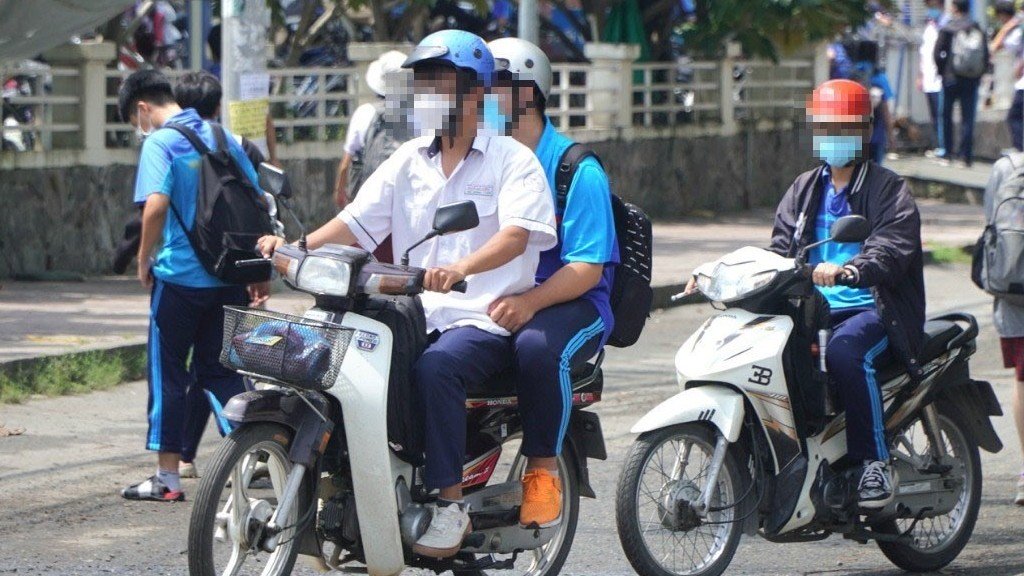 Tặng xe cho tân sinh viên: Món quà ý nghĩa, đừng quên “tặng” cả kiến thức an toàn