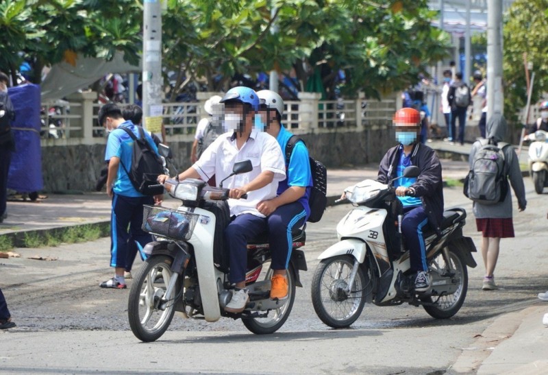 Tặng xe cho tân sinh viên: Món quà ý nghĩa, đừng quên “tặng” cả kiến thức an toàn
